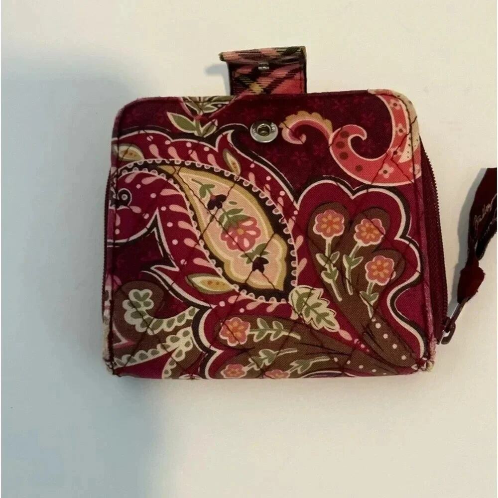 Vera Bradley Piccadilly Plum Small
Wallet Zip Around Snap Button
Retired Pattern - Picture 3 of 5